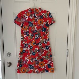 Vintage floral dress with split mock neck collar 60s